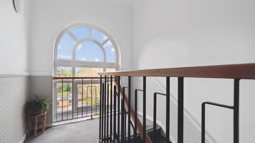 Riverside Gardens, Busby, East... 3 bed apartment £1,350 pcm (£312 pw)