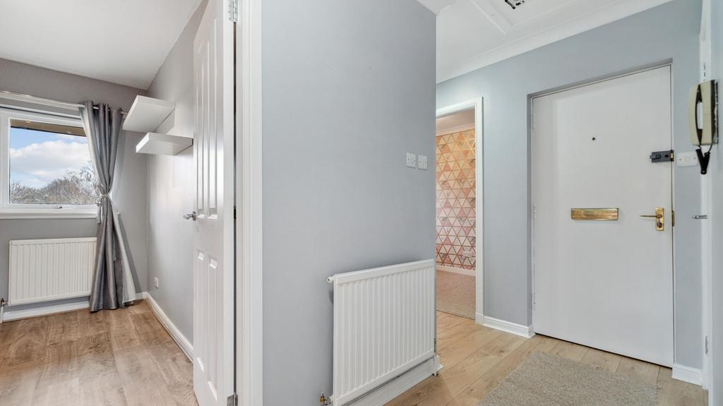 Riverside Gardens, Busby, East... 3 bed apartment £1,350 pcm (£312 pw)