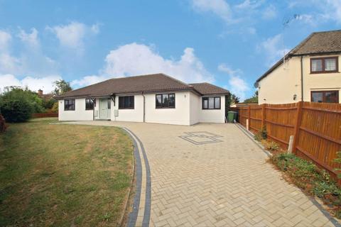 4 bedroom bungalow to rent, Newton Longville, Buckinghamshire MK17