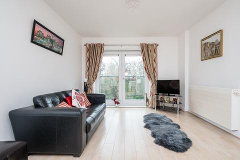 2 bedroom flat for sale - Heyeswood, Haydock, St Helens, WA11