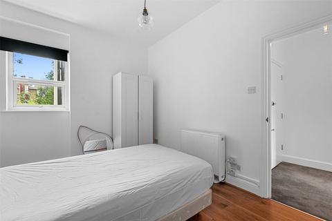 3 bedroom apartment to rent, Salisbury Road, London, N4