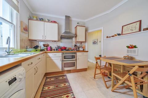 5b Treport Street, London, SW18 2BW