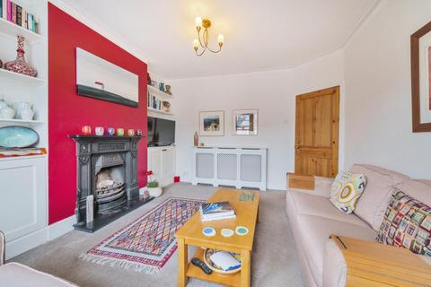 5b Treport Street, London, SW18 2BW