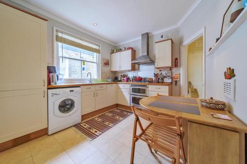 5b Treport Street, London, SW18 2BW