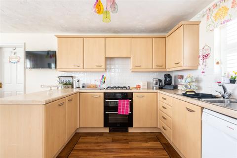 2 Fairground Way, Clifton, Shefford, SG17 5JN
