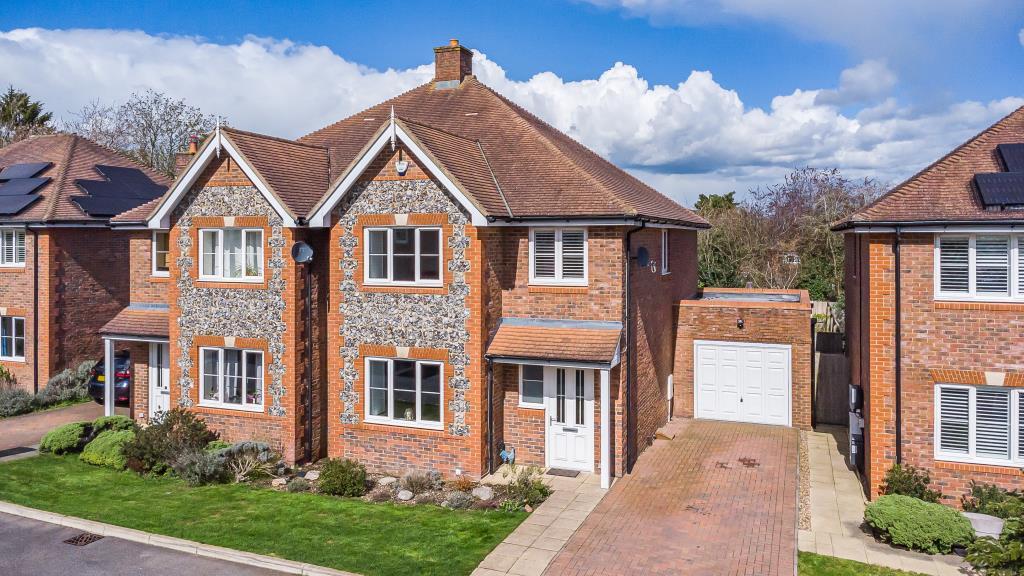 Chartridge Lane, Buckinghamshire, HP5 4 bed semidetached house £700,000