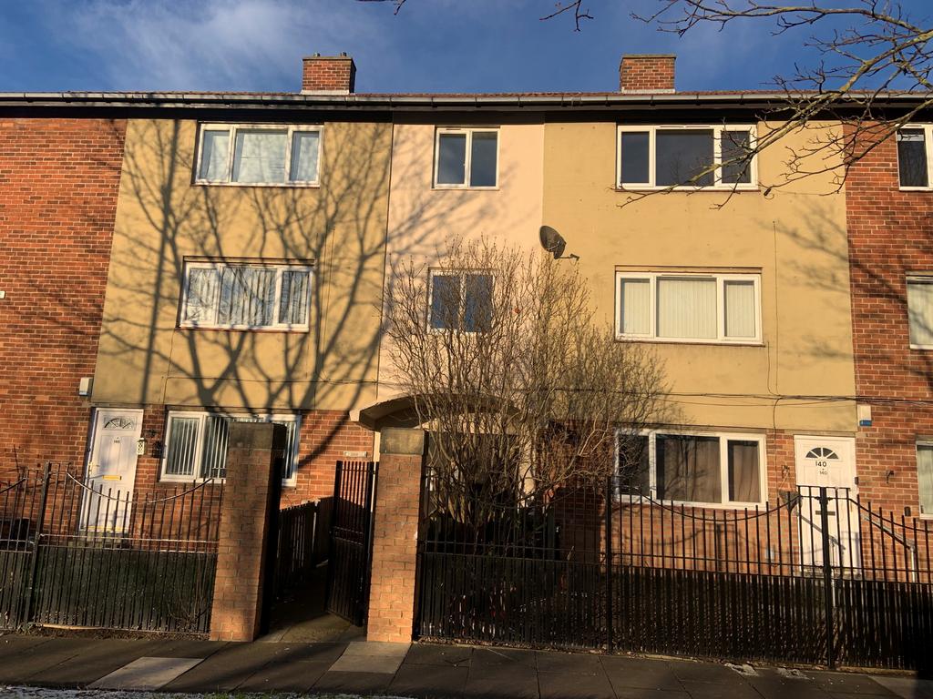 West Farm Avenue, Longbenton... 2 bed flat £625 pcm (£144 pw)