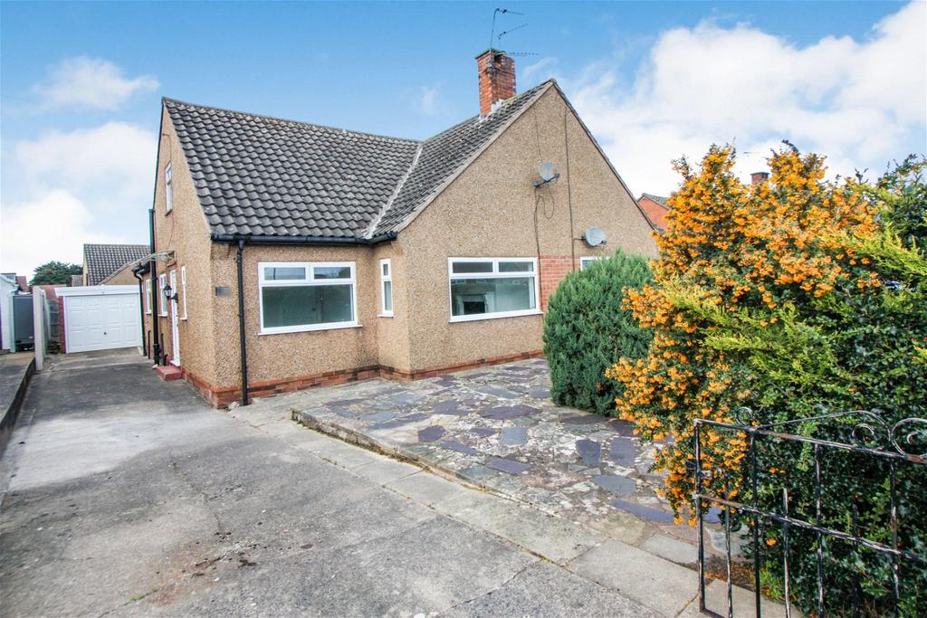 The Broadway, Abergele, LL22 7DF 2 bed semidetached bungalow for sale