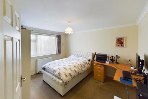 268 Worplesdon Road, Guildford, GU2 9XH