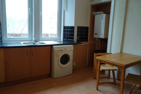 2 bedroom flat to rent, Albion Place, Edinburgh, EH7