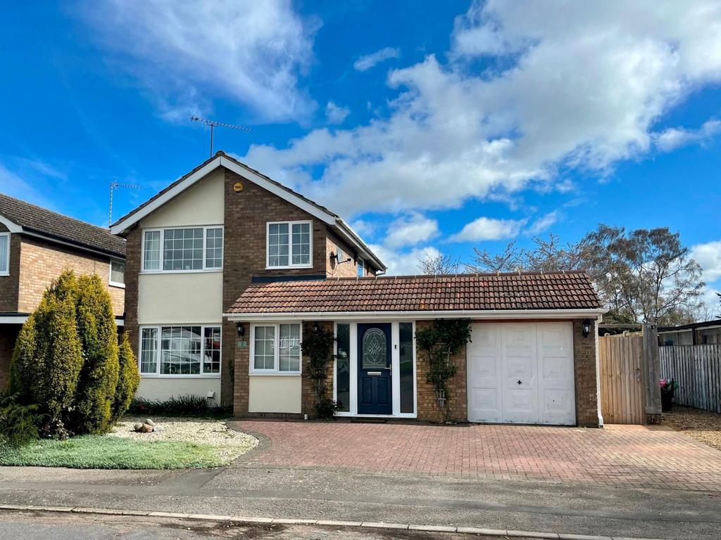 Fishpond Close, Denton, Northampton... 3 bed detached house £395,000