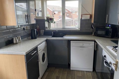 2 Arncott Close, Royton, Oldham, OL2 6SN