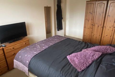 2 Arncott Close, Royton, Oldham, OL2 6SN