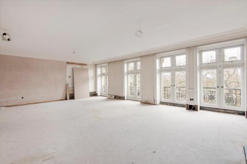 3 bedroom flat for sale, Whitehall Court, Whitehall, London, SW1A