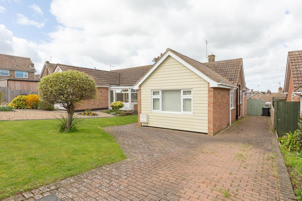 Hillcroft Road, Herne Bay, CT6 2 bed semidetached bungalow £375,000
