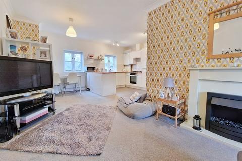 2 bedroom flat for sale, Bridport