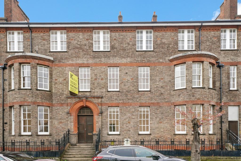 Amersham Vale, New Cross, SE14 1 bed apartment for sale £465,000