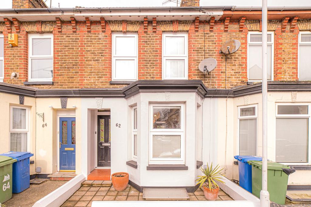 Kingsnorth Road, Faversham, ME13 2 bed terraced house for sale £375,000