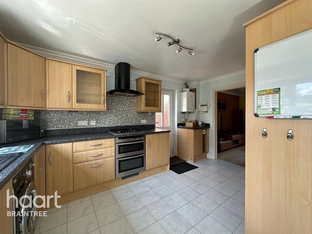 Longleaf Drive, Braintree 4 bed detached house £375,000