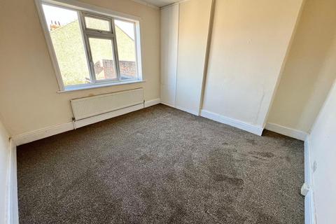 2 bedroom terraced house to rent, Lord Street, Grimsby, DN31