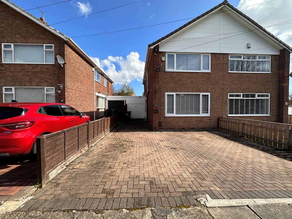 Park Drive, Forest Hall, Newcastle upon Tyne, NE12 3 bed semidetached