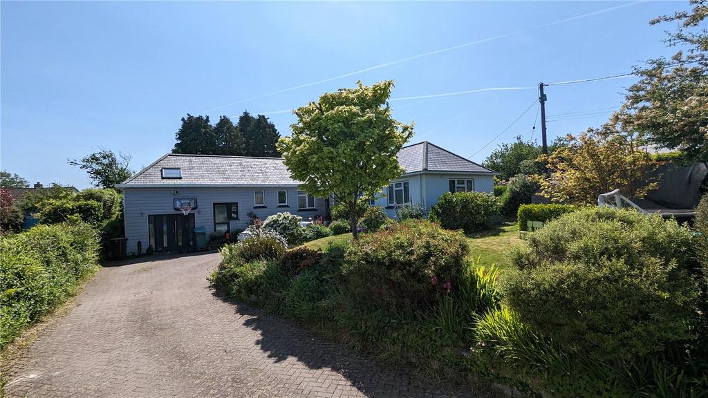 Feock, Truro, Cornwall 4 bed detached house for sale £825,000