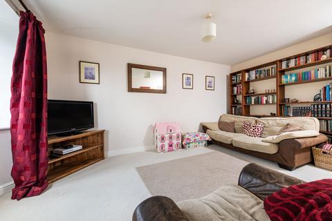 3 bedroom semi-detached house for sale - Woodford Way, Witney, OX28