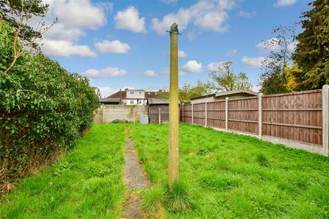64 Southern Drive, Loughton, IG10 3BX