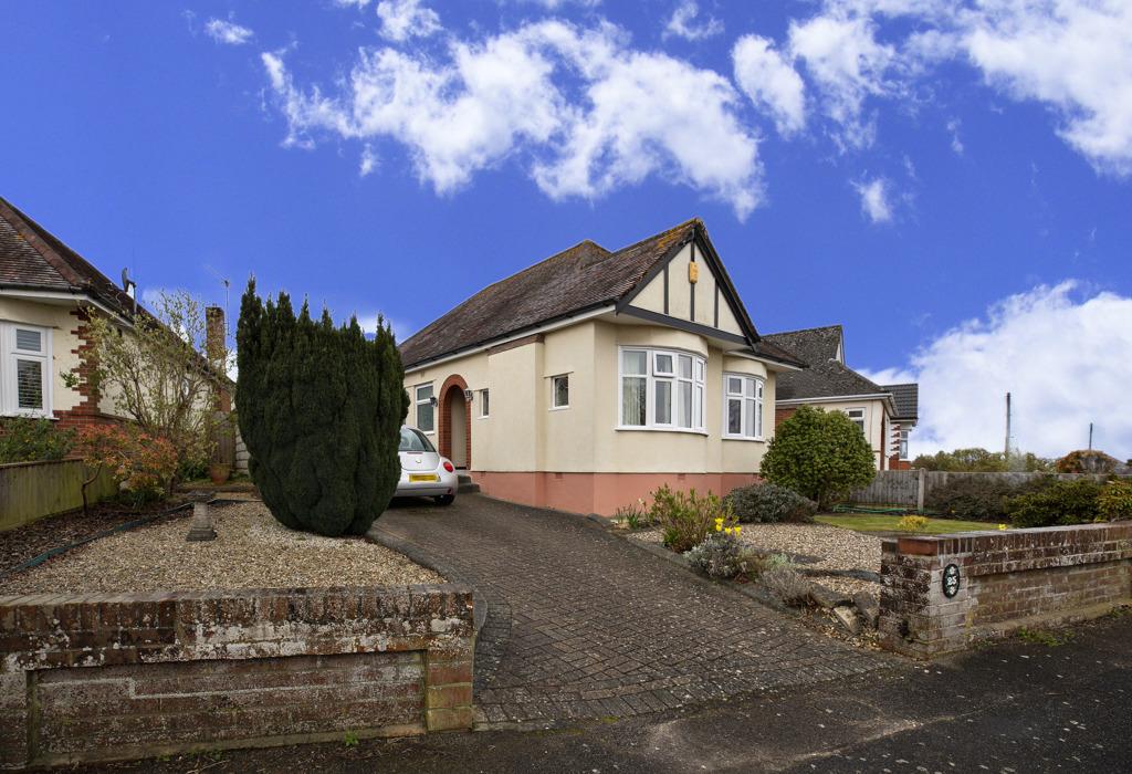 3 Bed Bungalow on Brierley Road, Northbourne 3 bed bungalow for sale