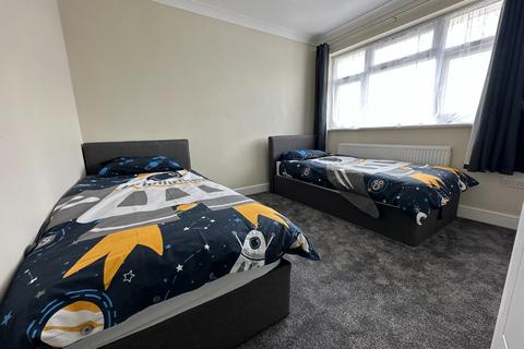 12 Elmore Road, Luton, LU2 0QB