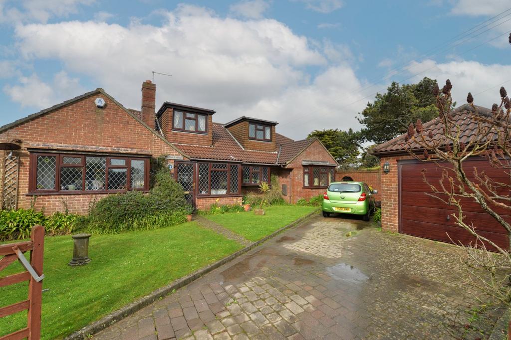 Marine Drive East, Barton On Sea, New Milton, BH25 4 bed detached house