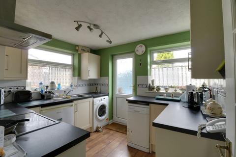 2 bedroom detached bungalow for sale - Fairham Road, Stretton DE13 0BU