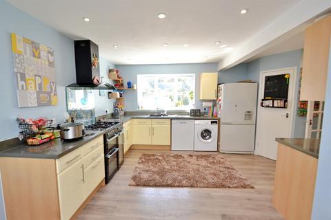 50 Anvil Crescent, Broadstone, BH18 9DZ