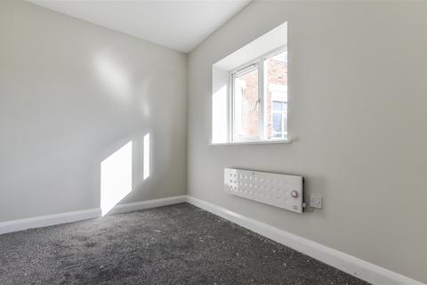 1 bedroom flat to rent, High Street, Runcorn, WA7 1JF