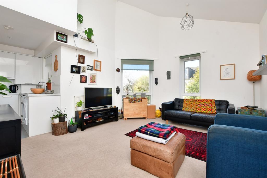 Monson Road, Redhill, Surrey 2 bed ground floor flat for sale £325,000