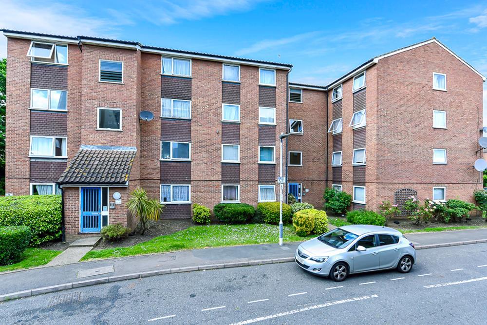 Gurney Close, Barking, IG11 1 bed property to rent £1,300 pcm (£300 pw)