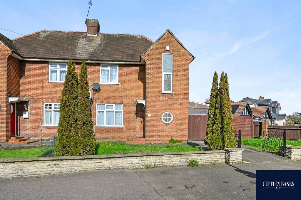 The Lodge, Botwell Lane, Hayes... 3 bed end of terrace house £1,800