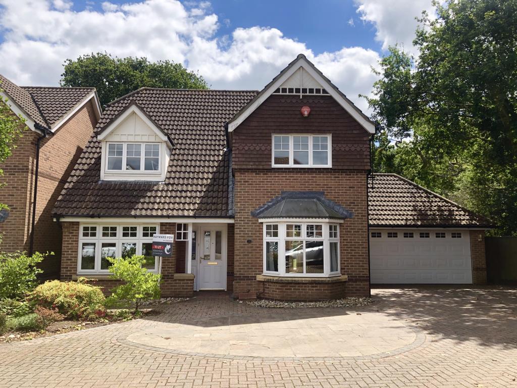 Paddock Gardens, Lymington, Hampshire, SO41 9ES 4 bed detached house