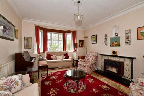 4 Carleton Avenue, Wallington, SM6 9LN