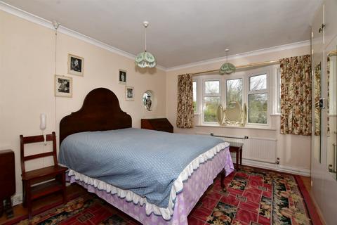 4 Carleton Avenue, Wallington, SM6 9LN