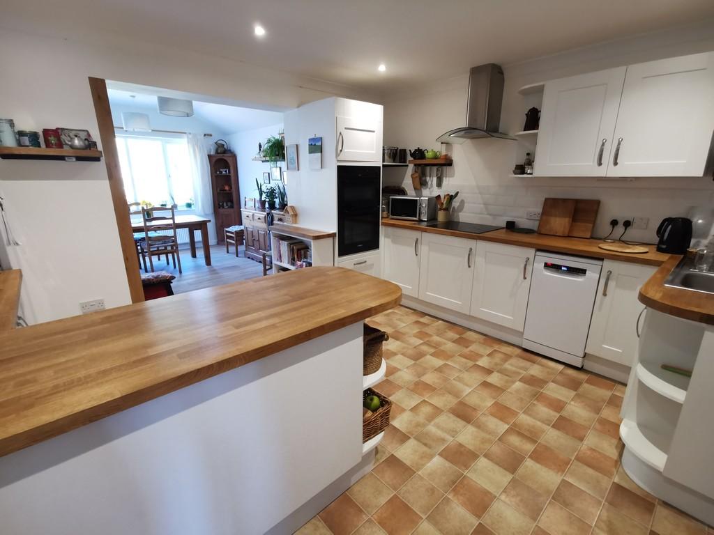 Church Road, Flixton 3 bed detached house for sale £435,000