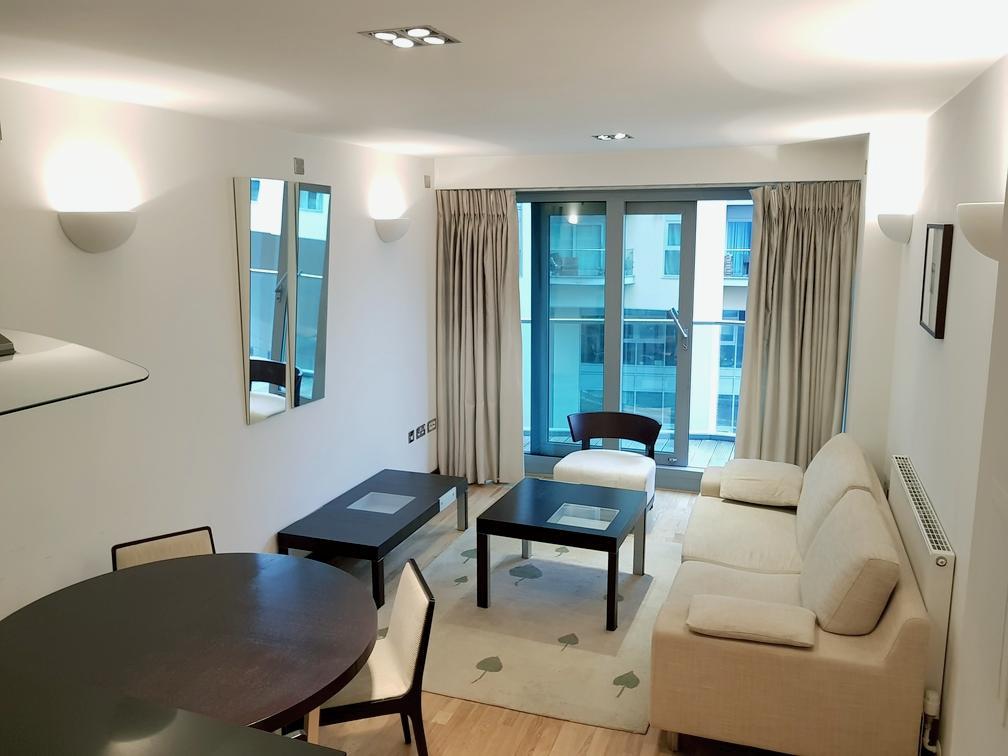 Modern High Spec 1 Bedroom Apartment with Parking