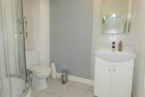 2 bedroom flat to rent, Worcester Street, Gloucester