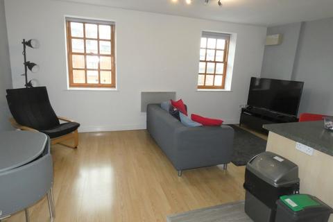 2 bedroom flat to rent, Worcester Street, Gloucester