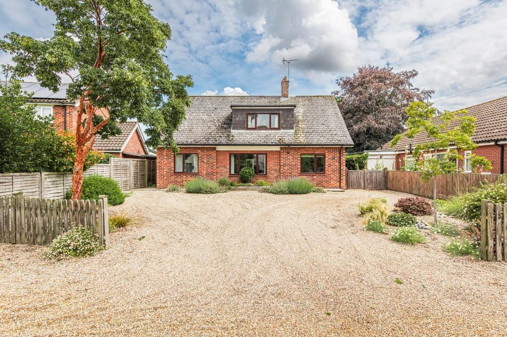 Holt 3 bed chalet for sale £595,000
