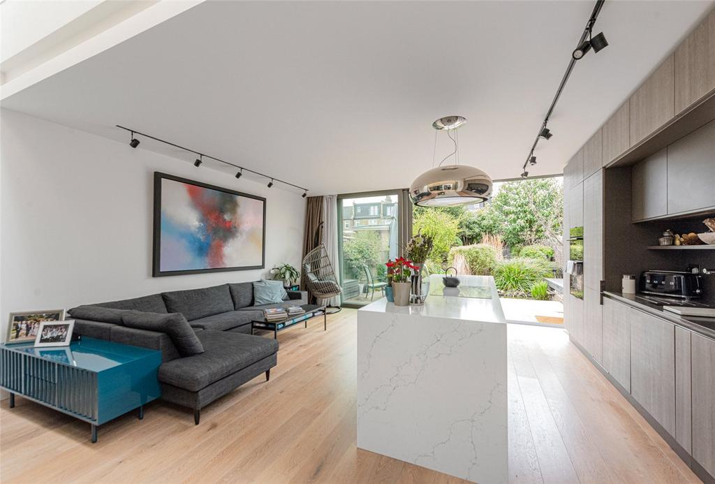 Herbert Gardens, London, NW10 4 bed end of terrace house £5,500 pcm