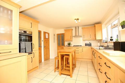 1 Choyce Close, Atherstone, CV9 3AY
