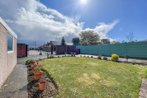 122 Ferry Road, Hullbridge, Hockley, SS5 6EU