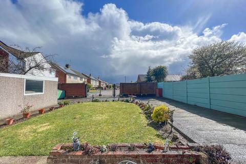 122 Ferry Road, Hullbridge, Hockley, SS5 6EU