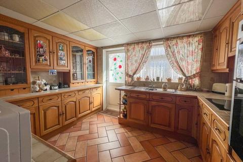 122 Ferry Road, Hullbridge, Hockley, SS5 6EU
